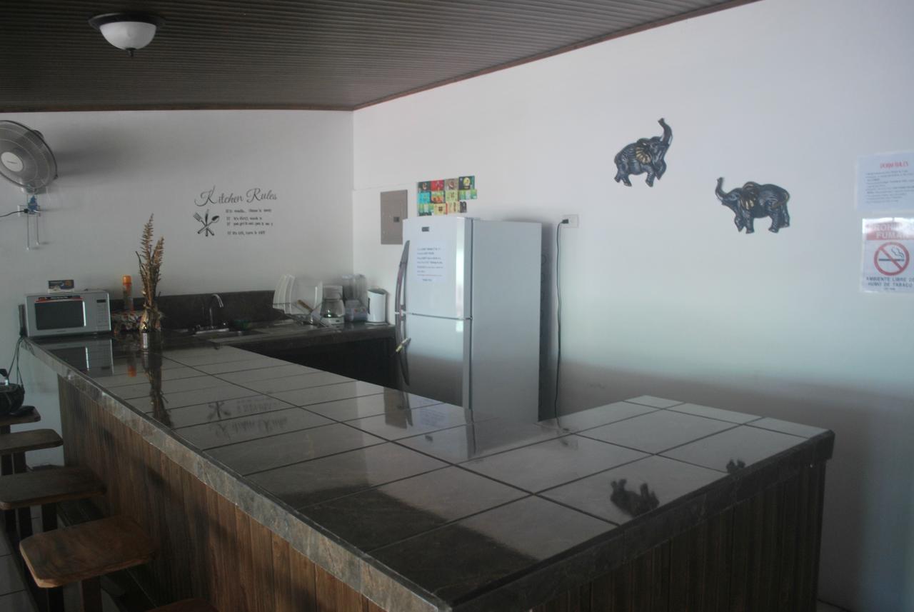 Passifloras Hostel Quepos Buitenkant foto