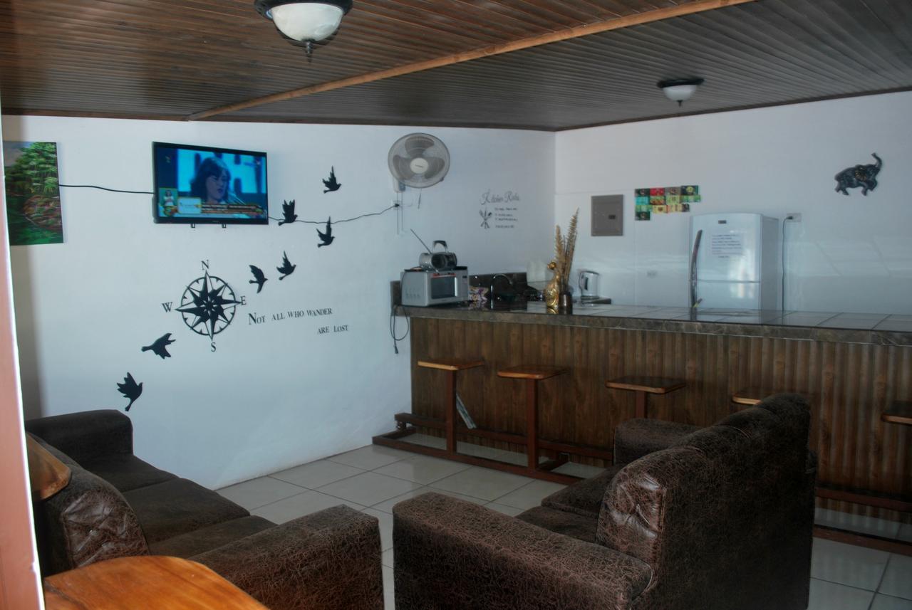 Passifloras Hostel Quepos Buitenkant foto